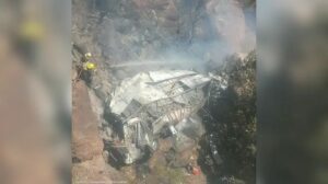جنوب افريقيا: 45 قتيلا في سقوط حافلة من جسر..