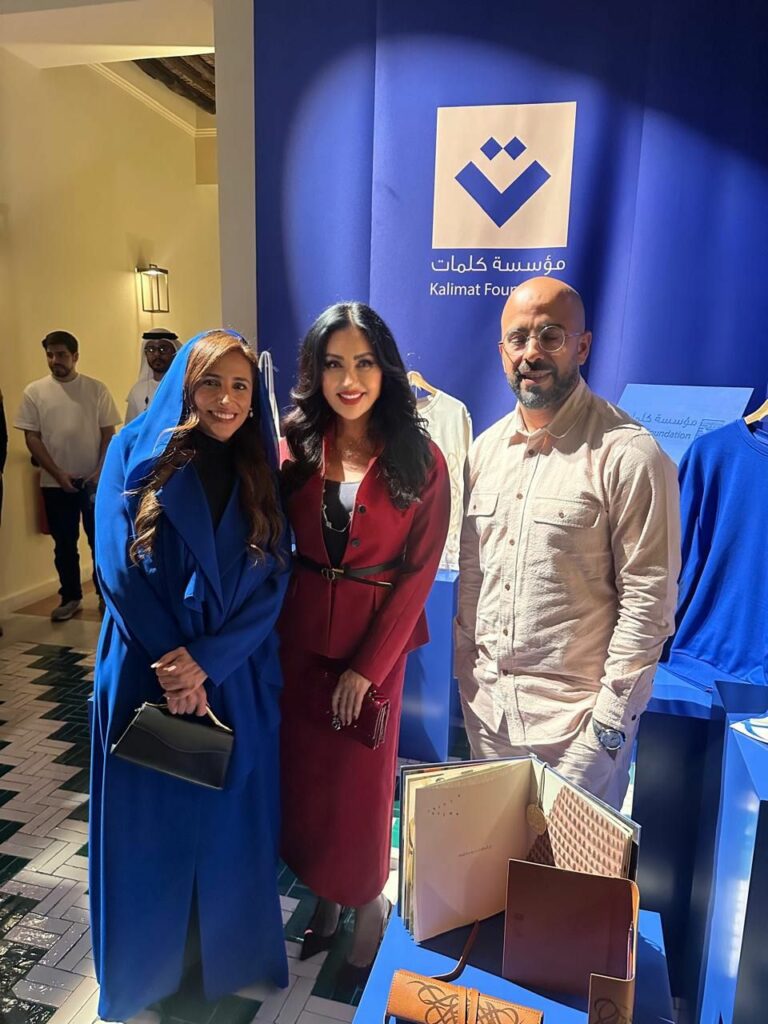 لطيفة العرفاوي في الشارقة لدعم مبادرة ” تبنَّ مكتبة” لصالح مكتبات تونس